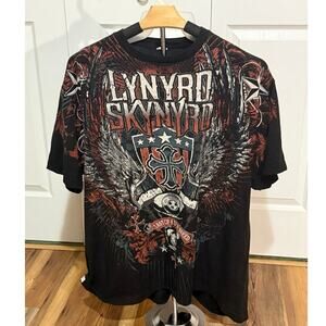 Lynyrd Skynyrd "Last of a Dyin' Breed" T-Shirt. Graphic print frint and back